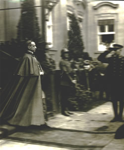 Pope Pius XII and German military officer.